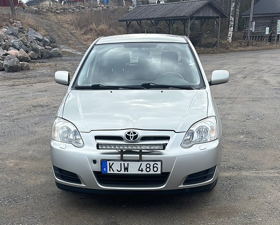 Toyota Corolla 2 of 6