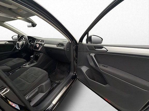 Volkswagen Tiguan 26 of 30