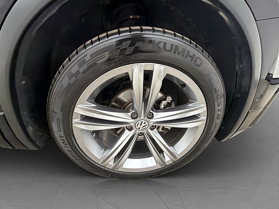 Volkswagen Tiguan 30 of 30