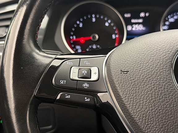 Volkswagen Tiguan 17 of 30
