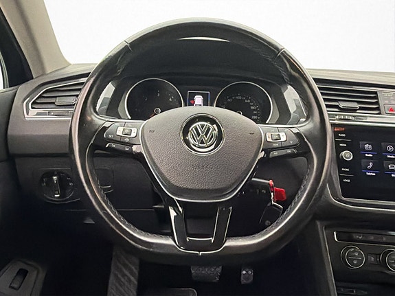Volkswagen Tiguan 16 of 30
