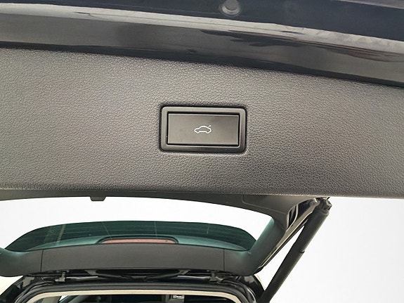 Volkswagen Tiguan 12 of 30