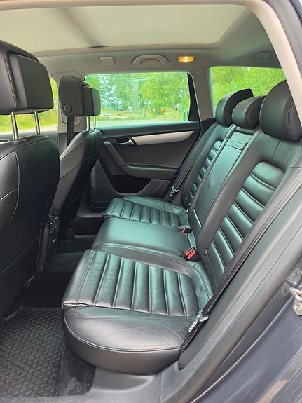 Volkswagen Passat Alltrack 7 of 8
