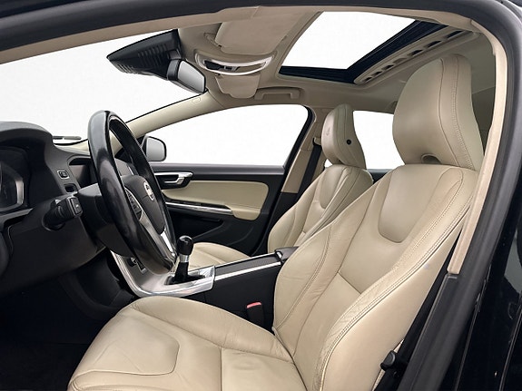 Volvo V60 12 of 30