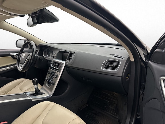 Volvo V60 19 of 30