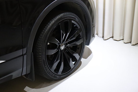 Volkswagen Tiguan 12 of 30