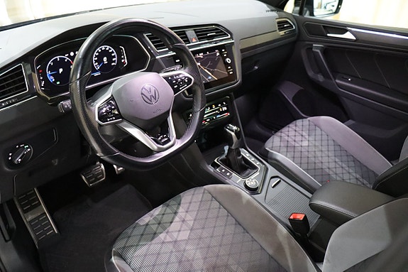 Volkswagen Tiguan 16 of 30