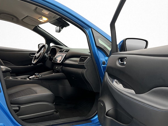 Nissan Leaf 25 of 30