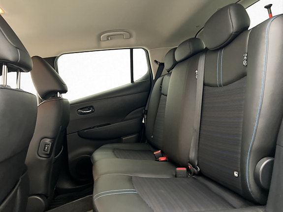 Nissan Leaf 27 of 30