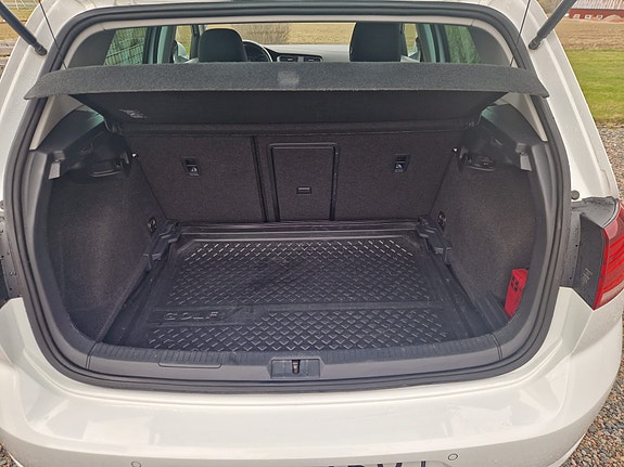 Volkswagen Golf VII 6 of 8