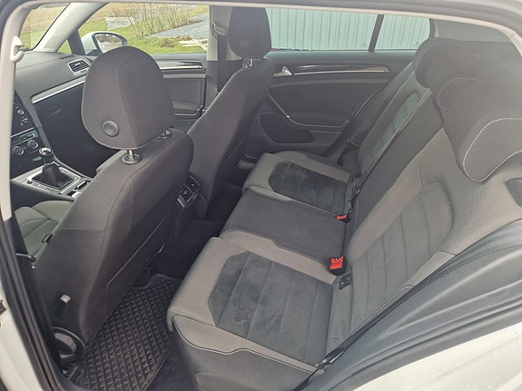 Volkswagen Golf VII 8 of 8