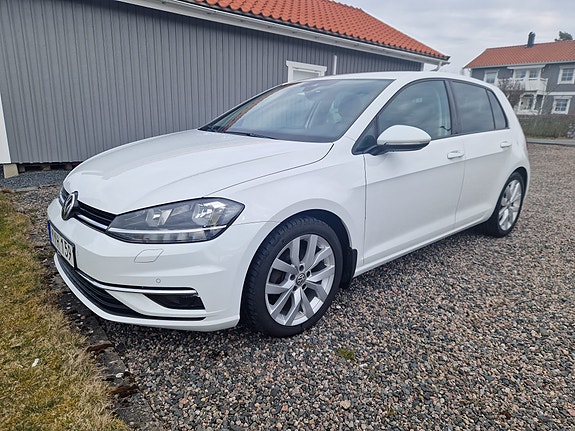 Volkswagen Golf VII 2 of 8