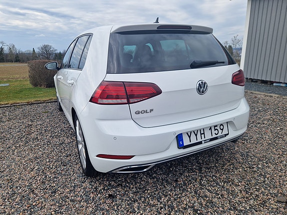 Volkswagen Golf VII 4 of 8