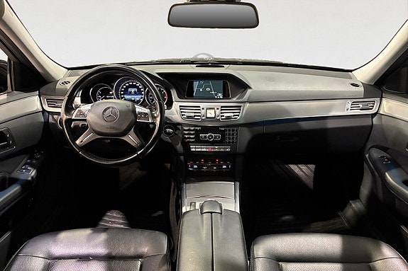 Mercedes-Benz E220 11 of 17