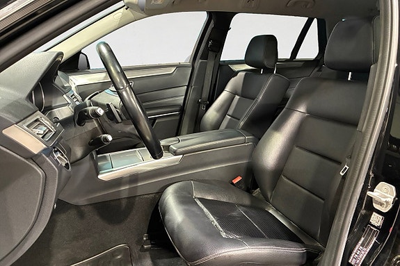 Mercedes-Benz E220 3 of 17