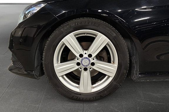 Mercedes-Benz E220 16 of 17