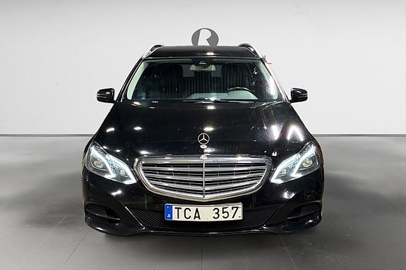 Mercedes-Benz E220 10 of 17