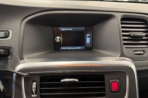 Volvo V60 12 of 16