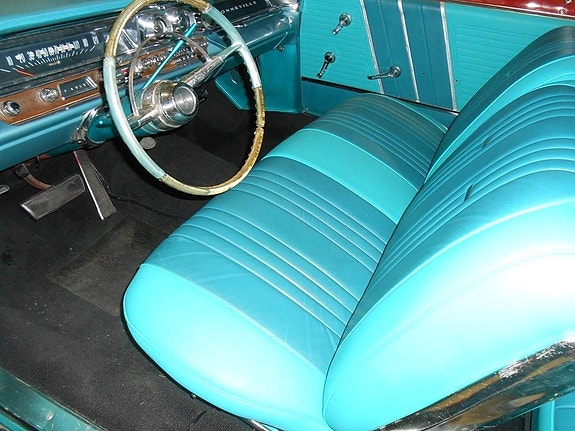 Pontiac Bonneville 10 of 24