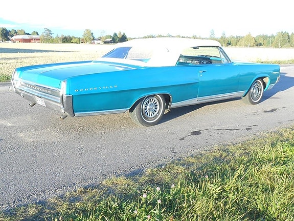 Pontiac Bonneville 5 of 24