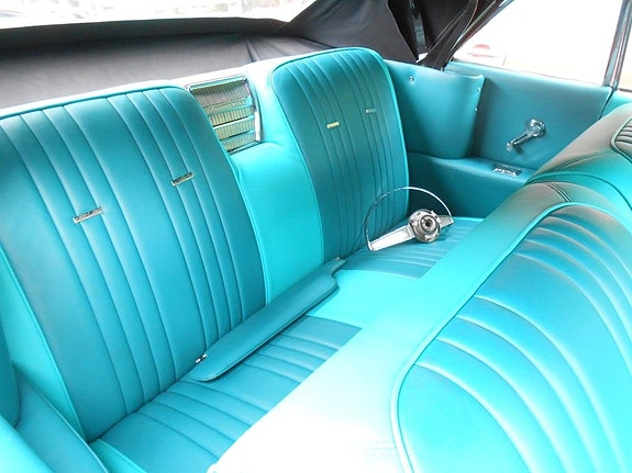 Pontiac Bonneville 14 of 26