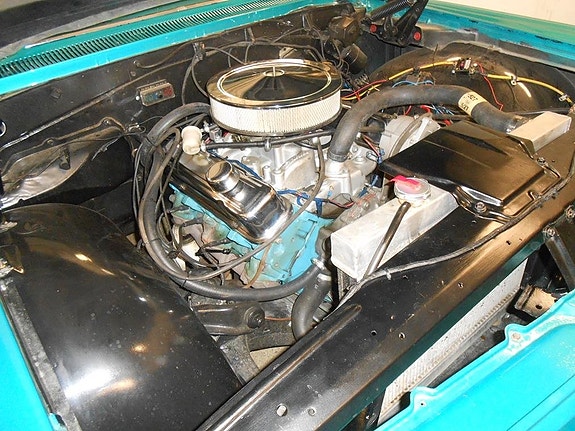 Pontiac Bonneville 22 of 26