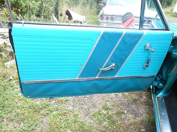 Pontiac Bonneville 15 of 26
