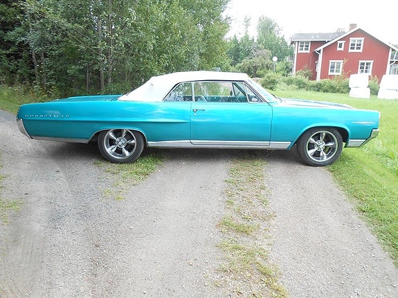 Pontiac Bonneville 2 of 26