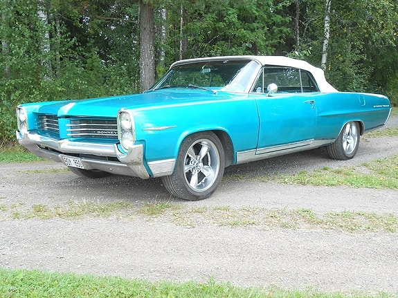 Pontiac Bonneville 3 of 26