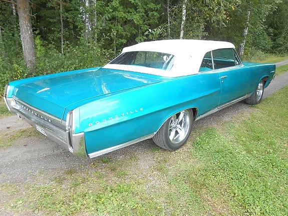 Pontiac Bonneville 5 of 26