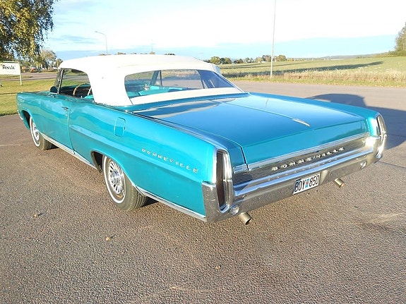 Pontiac Bonneville 6 of 24