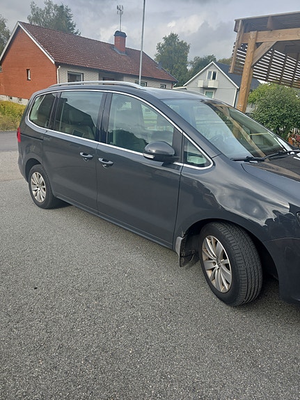Volkswagen Sharan 2 of 6