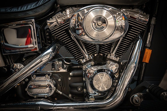 Harley-Davidson Dyna Wide Glide (FXDWG) 13 of 19