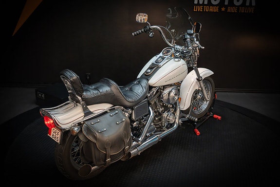 Harley-Davidson Dyna Wide Glide (FXDWG) 4 of 19