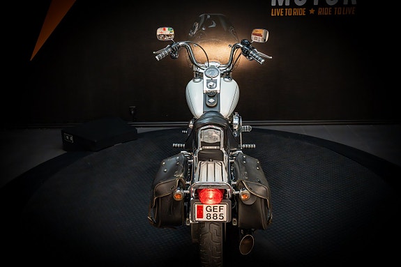 Harley-Davidson Dyna Wide Glide (FXDWG) 5 of 19