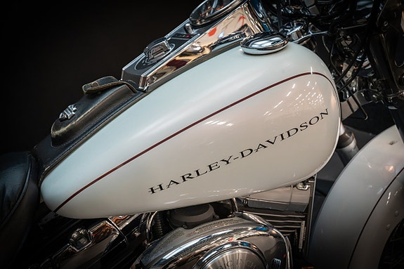Harley-Davidson Dyna Wide Glide (FXDWG) 17 of 19