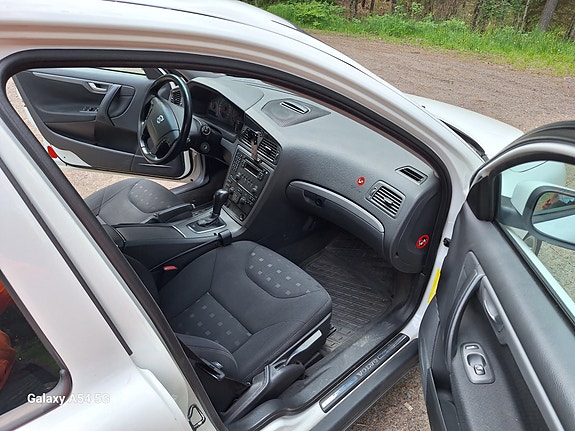 Volvo V70 8 of 11