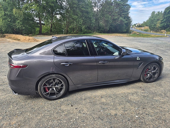 Alfa Romeo Giulia 8 of 16