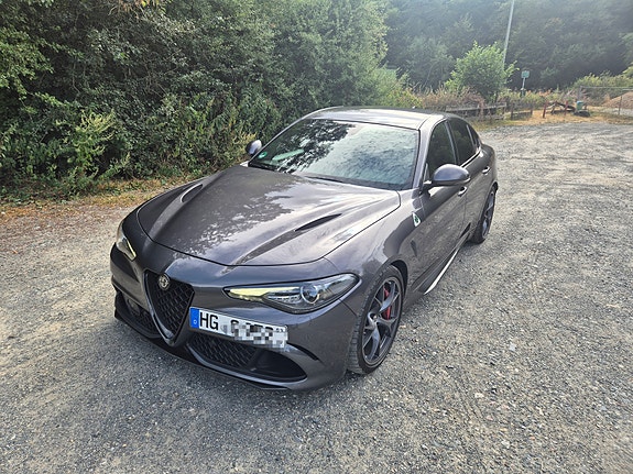 Alfa Romeo Giulia 3 of 16