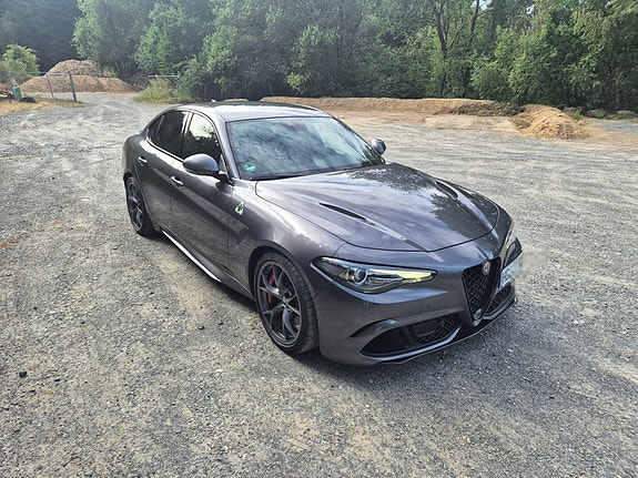 Alfa Romeo Giulia 6 of 16