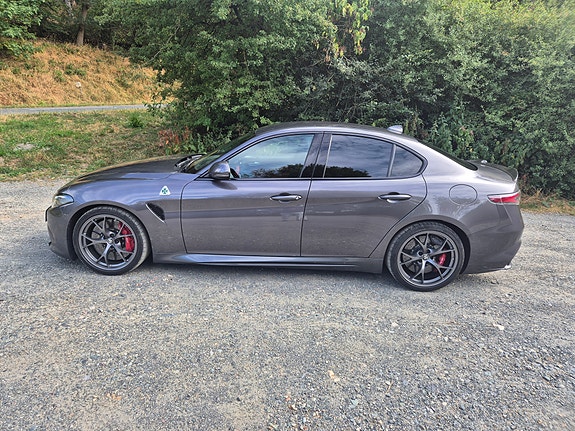 Alfa Romeo Giulia 13 of 16