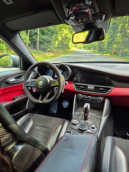 Alfa Romeo Giulia 16 of 16