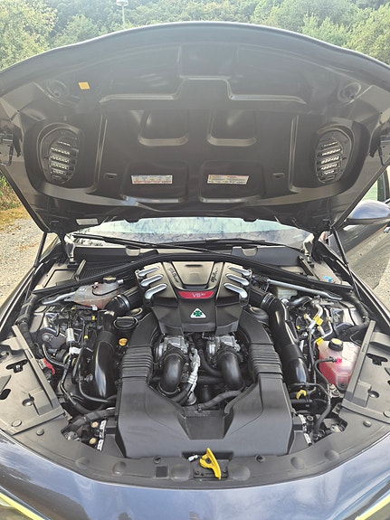 Alfa Romeo Giulia 2 of 16