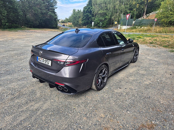 Alfa Romeo Giulia 9 of 16