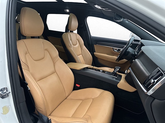 Volvo V90 Cross Country 10 of 30