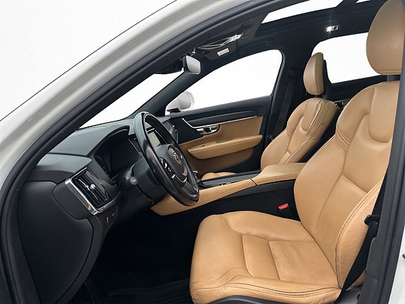 Volvo V90 Cross Country 13 of 30