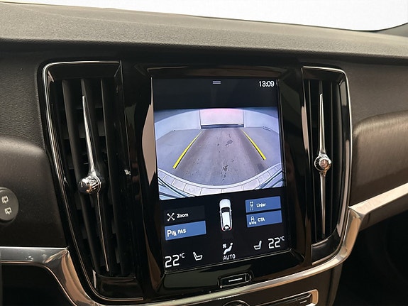 Volvo V90 Cross Country 19 of 30