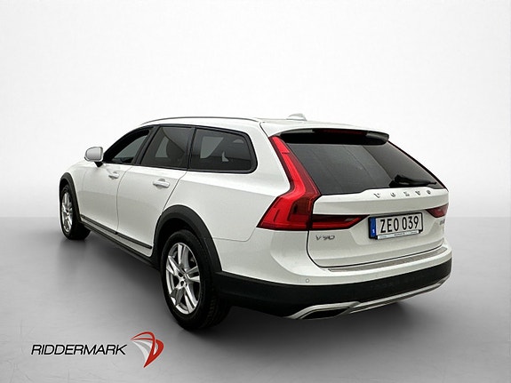 Volvo V90 Cross Country 4 of 30