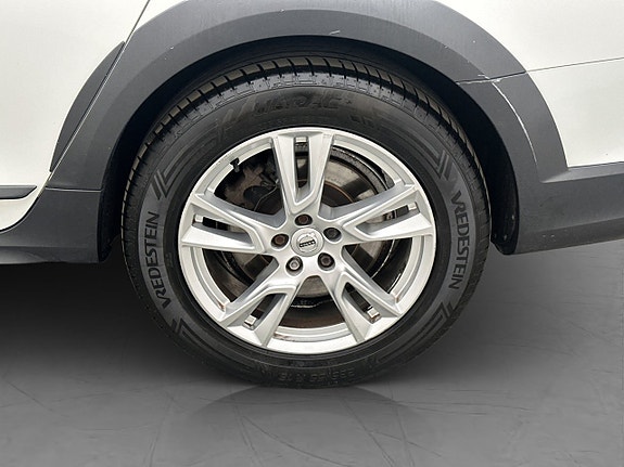 Volvo V90 Cross Country 28 of 30