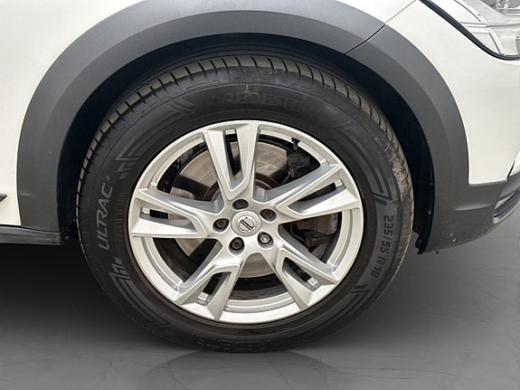 Volvo V90 Cross Country 30 of 30